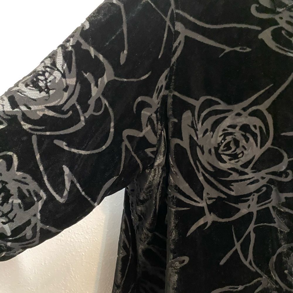 Boho 16 P Black Velvet Floral Burnout Shirt Lux Indie Vanguard Whimsygoth b1-25 - Picture 3 of 9